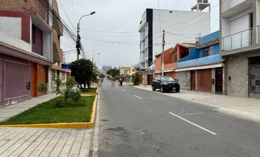 AMPLIO LOCAL COMERCIAL EN ZONA ESTRATÉGICA DE LA PERLA 148M2