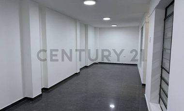 AMPLIO LOCAL COMERCIAL EN ZONA ESTRATÉGICA DE LA PERLA 148M2