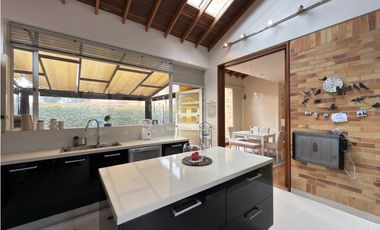 SE VENDE CASA EN CAJICA