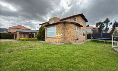 SE VENDE CASA EN CAJICA