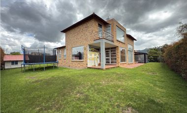 SE VENDE CASA EN CAJICA