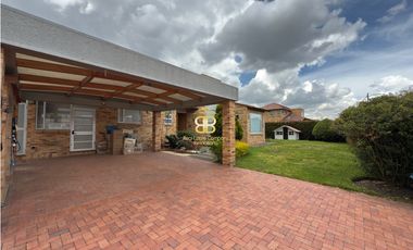 SE VENDE CASA EN CAJICA