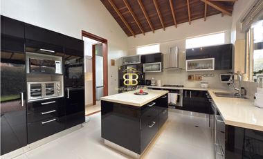 SE VENDE CASA EN CAJICA