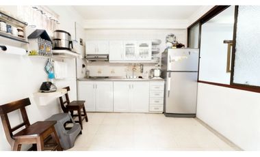 Casa de tres pisos con terraza en venta - Barrio Nuevo, Palmira, Valle