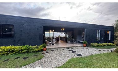 Casa campestre en venta via san Antonio la ceja en unidad cerrada