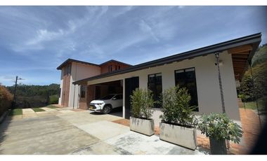 Casa campestre en venta en condominio cerrada en guarne