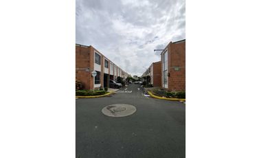 VENTA DE CASA REFORMADA RINCON DE LAS FLORES 1- PALMIRA