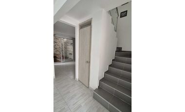 VENTA DE CASA REFORMADA RINCON DE LAS FLORES 1- PALMIRA