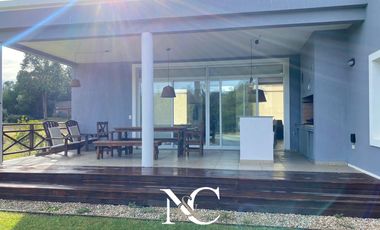 Casa en venta en Costa Esmeralda, Barrio Golf