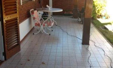 Excelente chalet en Adrogué