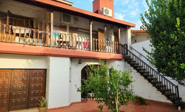 Casa en Venta en Munro - cochera, jardin y quincho.