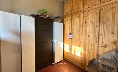 Casa en Venta en Munro - cochera, jardin y quincho.