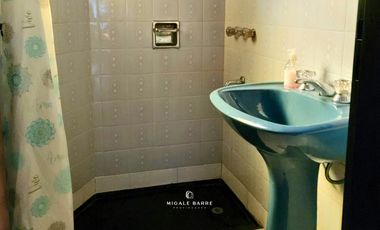 Casa en Venta en Munro - cochera, jardin y quincho.