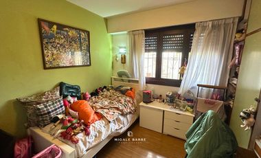 Casa en Venta en Munro - cochera, jardin y quincho.