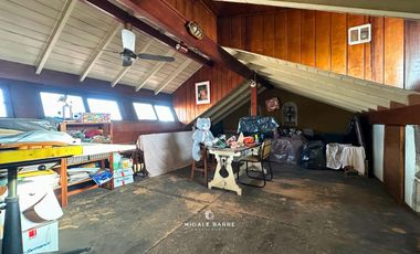 Casa en Venta en Munro - cochera, jardin y quincho.