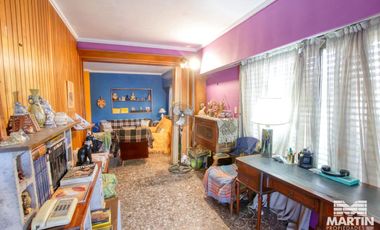 Casa martínez 2 cuadras de avenida 3 dormitorios escritorio playroom jardin cochera