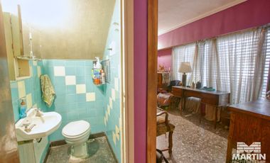 Casa martínez 2 cuadras de avenida 3 dormitorios escritorio playroom jardin cochera