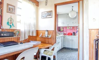 Casa martínez 2 cuadras de avenida 3 dormitorios escritorio playroom jardin cochera