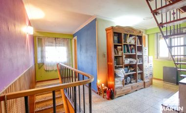 Casa martínez 2 cuadras de avenida 3 dormitorios escritorio playroom jardin cochera