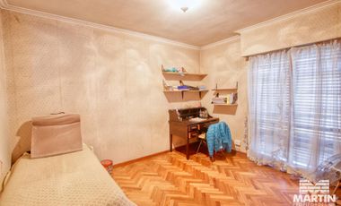 Casa martínez 2 cuadras de avenida 3 dormitorios escritorio playroom jardin cochera