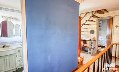 Casa martínez 2 cuadras de avenida 3 dormitorios escritorio playroom jardin cochera