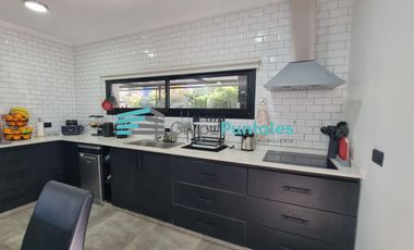 Hermosa Casa en Barrio Lagos de Canning con 5 dormitorios y piscina