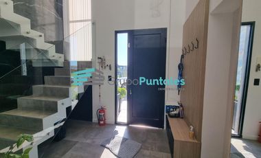 Hermosa Casa en Barrio Lagos de Canning con 5 dormitorios y piscina