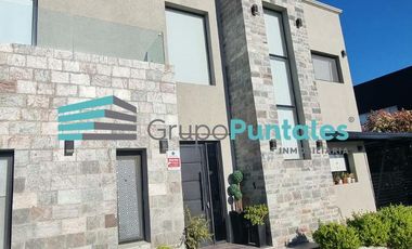 Hermosa Casa en Barrio Lagos de Canning con 5 dormitorios y piscina