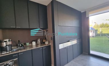 Hermosa Casa en Barrio Lagos de Canning con 5 dormitorios y piscina