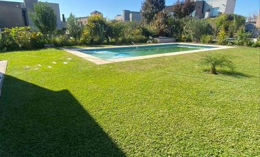 Casa en VENTA EN  la Horqueta de Echeverria- Canning