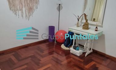 Casa en venta con 3 dormitorios en Turdera Apta Crédito muy buen estado