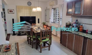 Casa en venta con 3 dormitorios en Turdera Apta Crédito muy buen estado