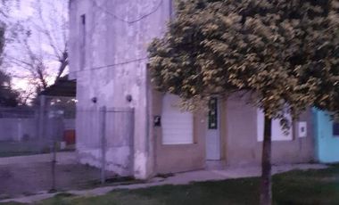 Casa en venta - 2 dormitorios 2 baños - jardín - 177.72mts2 - Punta Lara, Ensenada