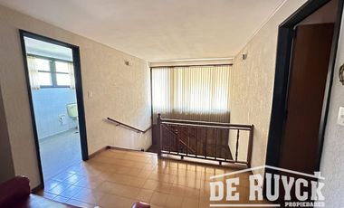 Casa sobre 2 lotes a 1 cuadra y media de Monteagudo