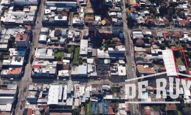 Casa sobre 2 lotes a 1 cuadra y media de Monteagudo