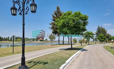 Terreno de 829 M2 con fondo a Laguna en El Principado de San Vicente, Canning