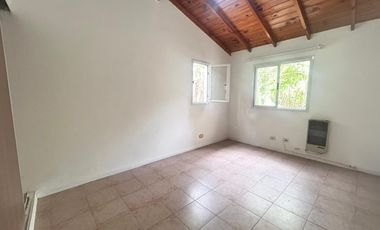 APTO CREDITO Casa en Venta 4 dormitorios   playroom oportunidad en Maschwitz Privado