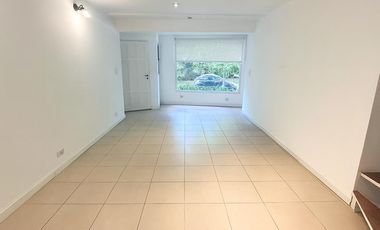 APTO CREDITO Casa en Venta 4 dormitorios   playroom oportunidad en Maschwitz Privado