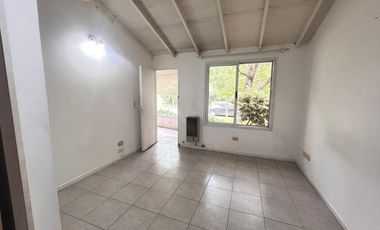 APTO CREDITO Casa en Venta 4 dormitorios   playroom oportunidad en Maschwitz Privado