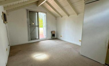 APTO CREDITO Casa en Venta 4 dormitorios   playroom oportunidad en Maschwitz Privado