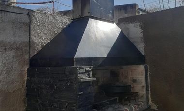 Casa en venta - 3 Dormitorios 2 Baños - Local - Cochera - 317Mts2 - Magdalena