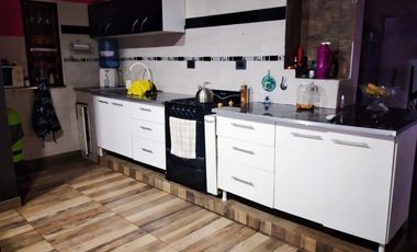 Casa en venta - 3 Dormitorios 2 Baños - Local - Cochera - 317Mts2 - Magdalena
