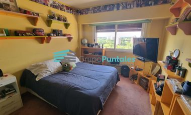 Excelente piso en el centro de Monte Grande de 5 ambientes y hermosas vistas a la plaza