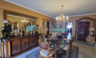 Excelente piso en el centro de Monte Grande de 5 ambientes y hermosas vistas a la plaza