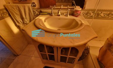 Excelente piso en el centro de Monte Grande de 5 ambientes y hermosas vistas a la plaza