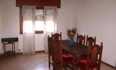 Casa en venta - 3 Dormitorios 1 Baño - Cochera - 400Mts2 - San Andrés de Giles