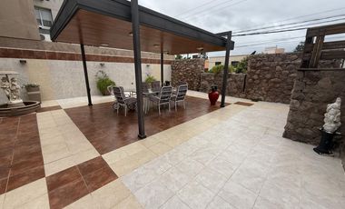 Imponente casa esquina en Cofico en venta y alquiler Apta uso Comercial