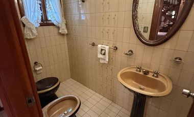 Imponente casa esquina en Cofico en venta y alquiler Apta uso Comercial