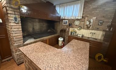 Imponente casa esquina en Cofico en venta y alquiler Apta uso Comercial