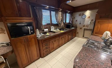 Imponente casa esquina en Cofico en venta y alquiler Apta uso Comercial